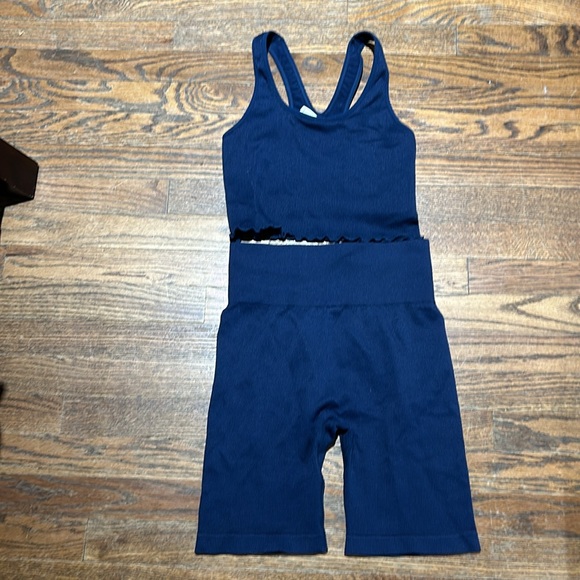 90 Degree Shorts - Picture 7 of 7